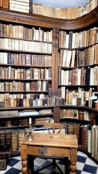 Alte Bibliothek im Archäologischen Museum