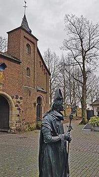 Standbild von Friedrich III von Saarwerden mit Rheinturm