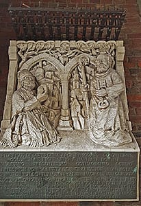 Relief beim Durchgang Zollturmturm