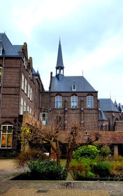 Kloster aus dem 11./ 12. Jahrhundert, Teil der romanischen Mariakirche