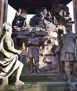 Ölberg - eine Figurengruppe neben dem Dom zu Speyer