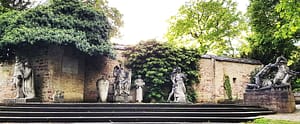 Sage Speyer - Plastik Salischen Kaiser im Domgarten von Speyer