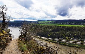 Rheinsteig bei Burg Katz und Maus bei Drachenwolke Geschichten und Infos rund um den Rhein