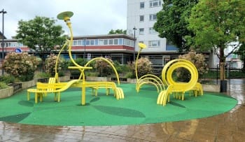 Social Playground 2022 von Jeppe Hein