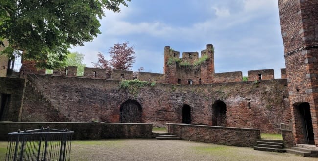 Innenhof Burg Linn